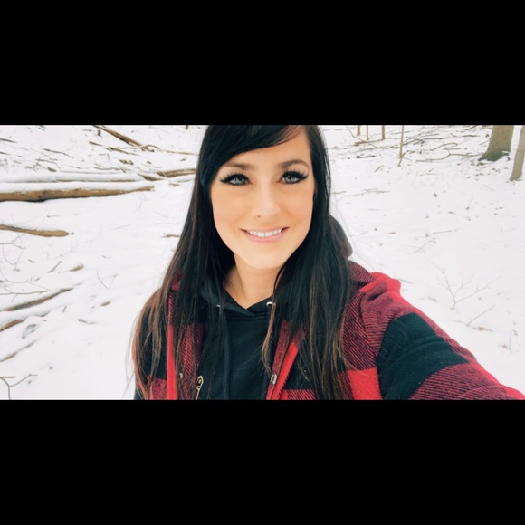 Meet your Posher, Nikolina - Picture 1 of 1